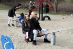 Den Haag 24 maart 2018
Barbie (Samantha de Jong) met haar kinderen Angelina en Milano en twee vriendinnen in een speeltuin.