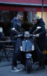 Amsterdam 14 maart 2018 
Caroline Tensen met zoon Bob Wisse en haar hondje op de vespa scooter