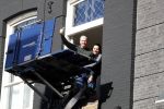 Amsterdam 12 maart 2018
Dries en Honoria Roelvink  verhuizen naar hun nieuwe appartement op de pc Hooftstraat