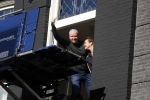 Amsterdam 12 maart 2018
Dries en Honoria Roelvink  verhuizen naar hun nieuwe appartement op de pc Hooftstraat
