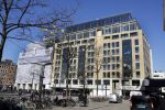 Amsterdam 19 maart 2018 
In dit complex op de dam heeft Edgar Davids twee appartementen gekocht