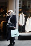 Amsterdam 16 maart 2018 
Eva Jinek zwanger bellend op straat