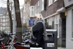 Amsterdam 16 maart 2018 
Eva Jinek zwanger bellend op straat