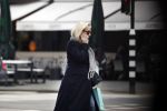 Amsterdam 16 maart 2018 
Eva Jinek zwanger bellend op straat