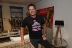 de Kwakel 23 maart 2018
Gerard Joling met nieuwe t shirts op kantoor van Entertainment.nl