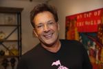 de Kwakel 23 maart 2018
Gerard Joling met nieuwe t shirts op kantoor van Entertainment.nl
