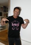 de Kwakel 23 maart 2018
Gerard Joling met nieuwe t shirts op kantoor van Entertainment.nl