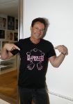 de Kwakel 23 maart 2018
Gerard Joling met nieuwe t shirts op kantoor van Entertainment.nl