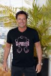 de Kwakel 23 maart 2018
Gerard Joling met nieuwe t shirts op kantoor van Entertainment.nl