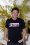 de Kwakel 23 maart 2018
Gerard Joling met nieuwe t shirts op kantoor van Entertainment.nl