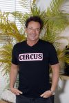 de Kwakel 23 maart 2018
Gerard Joling met nieuwe t shirts op kantoor van Entertainment.nl