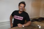 de Kwakel 23 maart 2018
Gerard Joling met nieuwe t shirts op kantoor van Entertainment.nl