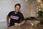 de Kwakel 23 maart 2018
Gerard Joling met nieuwe t shirts op kantoor van Entertainment.nl