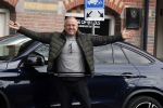 Amsterdam 4 april 2018 
Gordon stapt uit zijn mercedes SUV > Hij is veel kg afgevallen