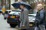 Amsterdam 13 maart 2018
Hans v Willigenburg onder paraplu  op de cornelis schuytstraat