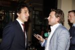 Den Haag 12 maart 2018
Fractievoorzitters Klaas Dijkhoff (VVD), Jesse Klaver (Groen Links), Lilian Marijnissen (SP) en Thierry Baudet (FvD) zijn met elkaar in gesprek in het Libelle Nieuwscafe ( Dudok)
