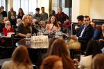 Den Haag 12 maart 2018
Fractievoorzitters Klaas Dijkhoff (VVD), Jesse Klaver (Groen Links), Lilian Marijnissen (SP) en Thierry Baudet (FvD) zijn met elkaar in gesprek in het Libelle Nieuwscafe ( Dudok)