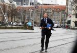 Den Haag 12 maart 2018 
Premiere Mark Rutte Wandelend op straat in Den Haag zonder beveiliging
