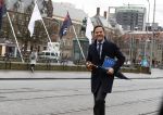 Den Haag 12 maart 2018 
Premiere Mark Rutte Wandelend op straat in Den Haag zonder beveiliging
