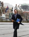 Den Haag 12 maart 2018 
Premiere Mark Rutte Wandelend op straat in Den Haag zonder beveiliging