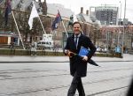 Den Haag 12 maart 2018 
Premiere Mark Rutte Wandelend op straat in Den Haag zonder beveiliging