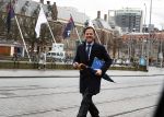 Den Haag 12 maart 2018 
Premiere Mark Rutte Wandelend op straat in Den Haag zonder beveiliging