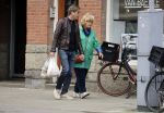 Amsterdam 15 maart 2018 
Mark v d Loo met zijn moeder in Amsterdam zuid