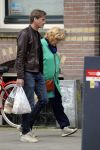 Amsterdam 15 maart 2018 
Mark v d Loo met zijn moeder in Amsterdam zuid