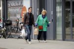 Amsterdam 15 maart 2018 
Mark v d Loo met zijn moeder in Amsterdam zuid