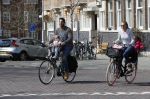 Amsterdam 7 april 2018
Richy Brown met vriendin en kinderen op de fiets.