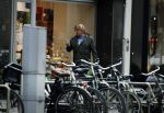 Amsterdam 13 maart 2018 
Robert Jensen gaat sigaren kopen en boodschappen.