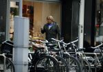 Amsterdam 13 maart 2018 
Robert Jensen gaat sigaren kopen en boodschappen.