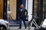 Amsterdam 13 maart 2018 
Robert Jensen gaat sigaren kopen en boodschappen.