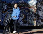 Amsterdam 20 maart 2018 
Rolf Snoeren ( Viktor en Rolf) op de fiets in Amsterdam zuid. Hij rijdt naar zijn villa/huis.