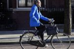Amsterdam 20 maart 2018 
Rolf Snoeren ( Viktor en Rolf) op de fiets in Amsterdam zuid. Hij rijdt naar zijn villa/huis.