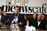 Den Haag 12 maart 2018
Fractievoorzitters Klaas Dijkhoff (VVD), Jesse Klaver (Groen Links), Lilian Marijnissen (SP) en Thierry Baudet (FvD) zijn met elkaar in gesprek in het Libelle Nieuwscafe ( Dudok)
