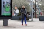 Amsterdam 3 april 2018
Thijs Romer met telefoon op straat