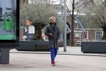 Amsterdam 3 april 2018
Thijs Romer met telefoon op straat