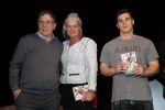 Rotterdam 19 maart 2018
Boekpresentatie Willem v Hanegem in het oude Luxor.
Willem reikt de deerste drie boeken uit aan zijn dochter Alies zoon Boy en Soufiane Touzani