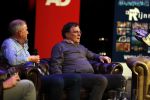 Rotterdam 19 maart 2018
Boekpresentatie Willem v Hanegem in het oude Luxor.
Willem reikt de deerste drie boeken uit aan zijn dochter Alies zoon Boy en Soufiane Touzani. Links naast Willem Frans v d Nieuwenhof