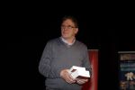 Rotterdam 19 maart 2018
Boekpresentatie Willem v Hanegem in het oude Luxor.
Willem reikt de deerste drie boeken uit aan zijn dochter Alies zoon Boy en Soufiane Touzani