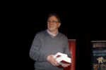 Rotterdam 19 maart 2018
Boekpresentatie Willem v Hanegem in het oude Luxor.
Willem reikt de deerste drie boeken uit aan zijn dochter Alies zoon Boy en Soufiane Touzani