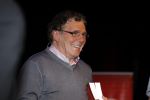 Rotterdam 19 maart 2018
Boekpresentatie Willem v Hanegem in het oude Luxor.
Willem reikt de deerste drie boeken uit aan zijn dochter Alies zoon Boy en Soufiane Touzani