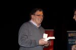 Rotterdam 19 maart 2018
Boekpresentatie Willem v Hanegem in het oude Luxor.
Willem reikt de deerste drie boeken uit aan zijn dochter Alies zoon Boy en Soufiane Touzani