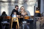Amsterdam 24 maart 2019
Chantal Janzen en haar man Marco Geeratz en hun kinderen op terras en Amsterdam zuid.