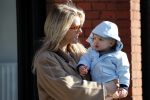 Amsterdam 24 maart 2019
Chantal Janzen en haar man Marco Geeratz en hun kinderen op terras en Amsterdam zuid.