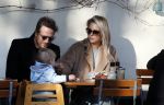 Amsterdam 24 maart 2019
Chantal Janzen en haar man Marco Geeratz en hun kinderen op terras en Amsterdam zuid.