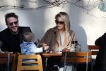 Amsterdam 24 maart 2019
Chantal Janzen en haar man Marco Geeratz en hun kinderen op terras en Amsterdam zuid.