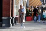 Amsterdam 24 maart 2019
Chantal Janzen en haar man Marco Geeratz en hun kinderen op terras en Amsterdam zuid.