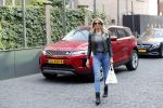 Amsterdam 30 maart 2019
Estelle Cruijff met haar nieuwe Range Rover Evoque